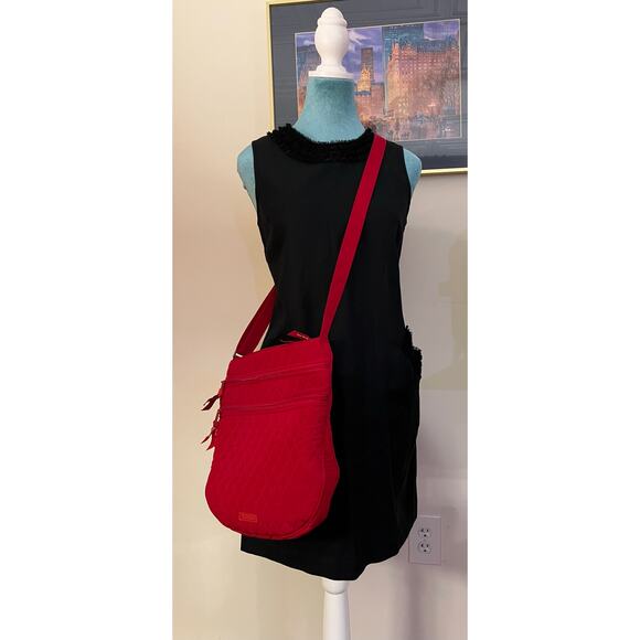 RETIRED Vera Bradley NWT Triple Zip Hipster in TANGO RED! - Picture 2 of 8